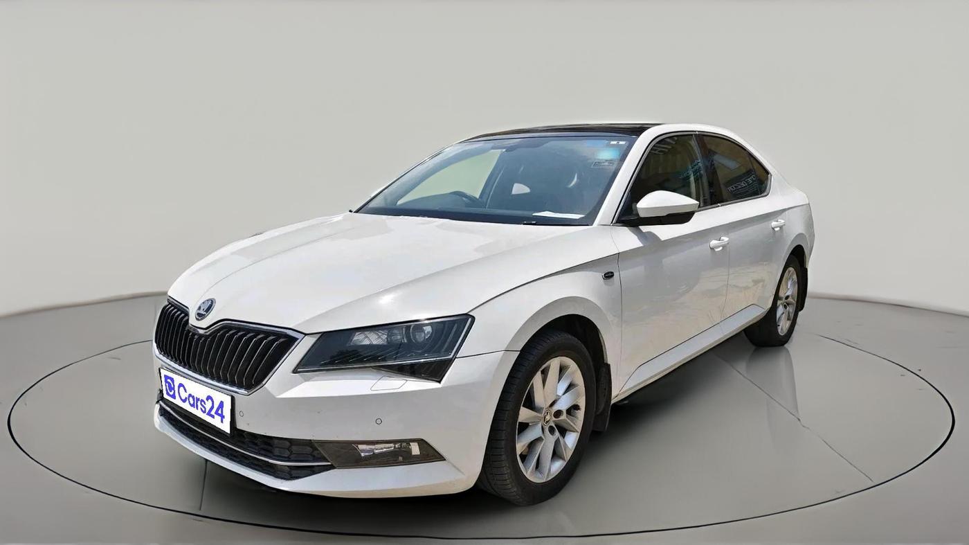 2017 Skoda Superb L&K 1.8 TSI AT, Petrol, Automatic, 1,06,704 km, exterior