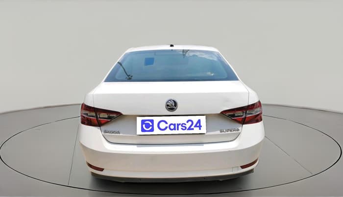 2017 Skoda Superb L&K 1.8 TSI AT, Petrol, Automatic, 1,06,704 km, exterior