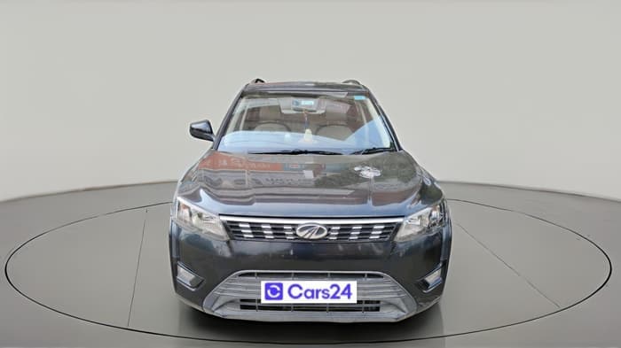 2022 Mahindra XUV300 W6 1.2 PETROL, Petrol, Manual, 61,117 km, exterior