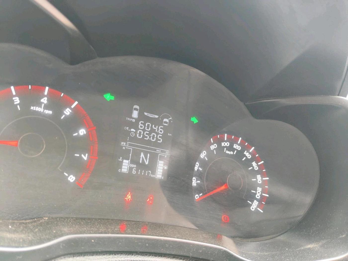 2022 Mahindra XUV300 W6 1.2 PETROL, Petrol, Manual, 61,117 km, interior