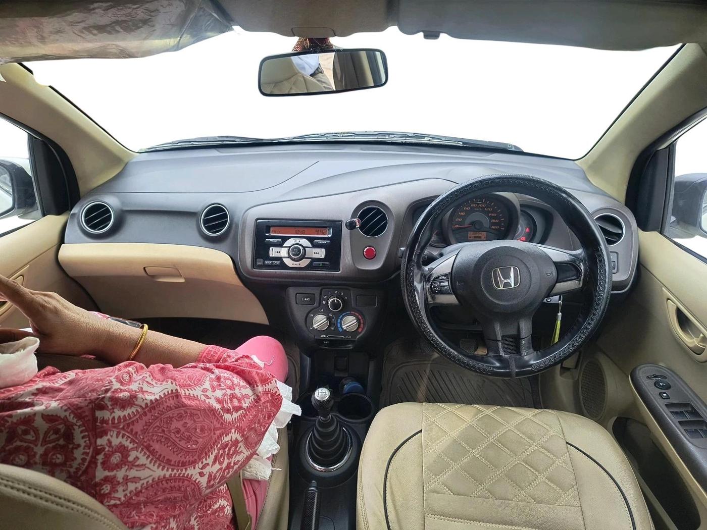 2013 Honda Amaze 1.2L I-VTEC S, Petrol, Manual, 1,18,894 km, interior