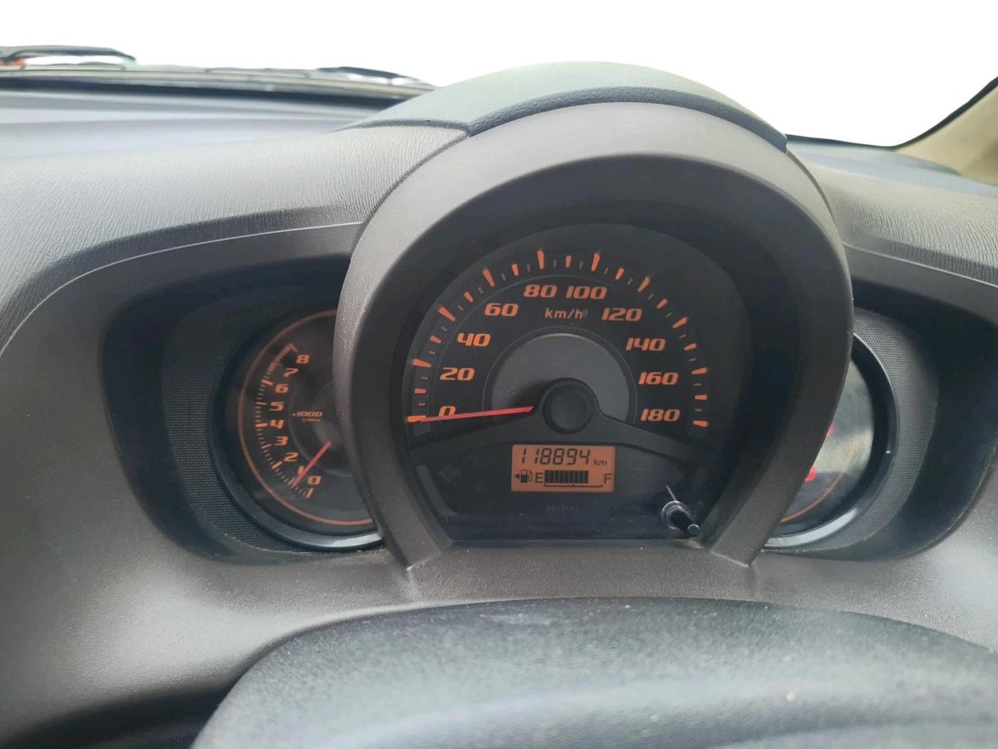 2013 Honda Amaze 1.2L I-VTEC S, Petrol, Manual, 1,18,894 km, interior