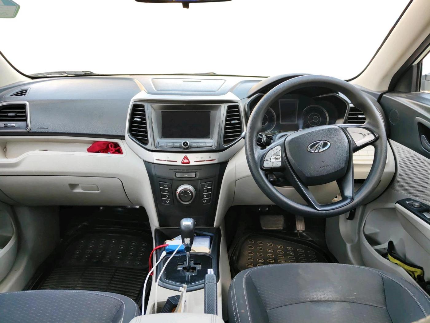 2020 Mahindra XUV300 W6 1.5 DIESEL AMT, Diesel, Automatic, 1,29,577 km, interior