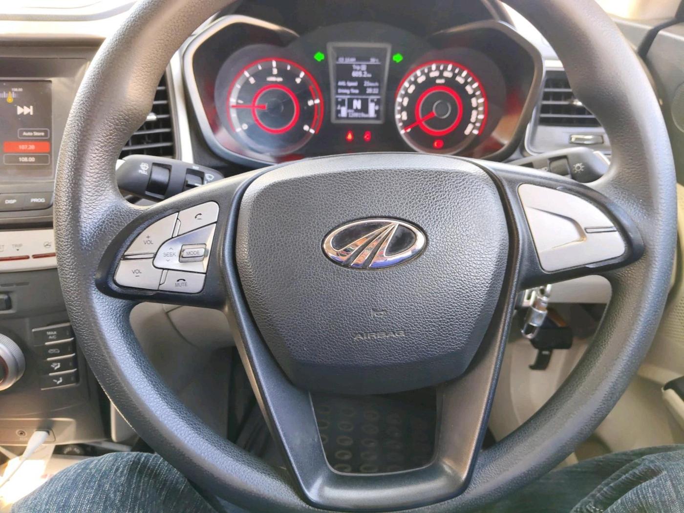 2020 Mahindra XUV300 W6 1.5 DIESEL AMT, Diesel, Automatic, 1,29,577 km, interior