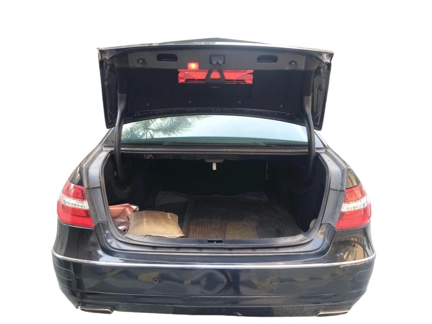 2012 Mercedes Benz E Class E 200 CGI AVANTGARDE, Petrol, Automatic, 47,480 km, exterior