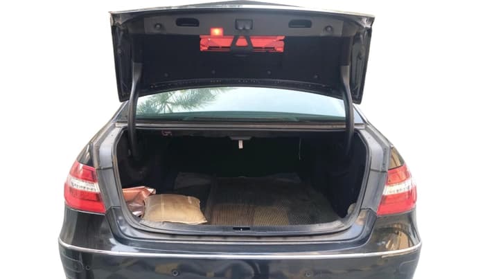 2012 Mercedes Benz E Class E 200 CGI AVANTGARDE, Petrol, Automatic, 47,480 km, exterior
