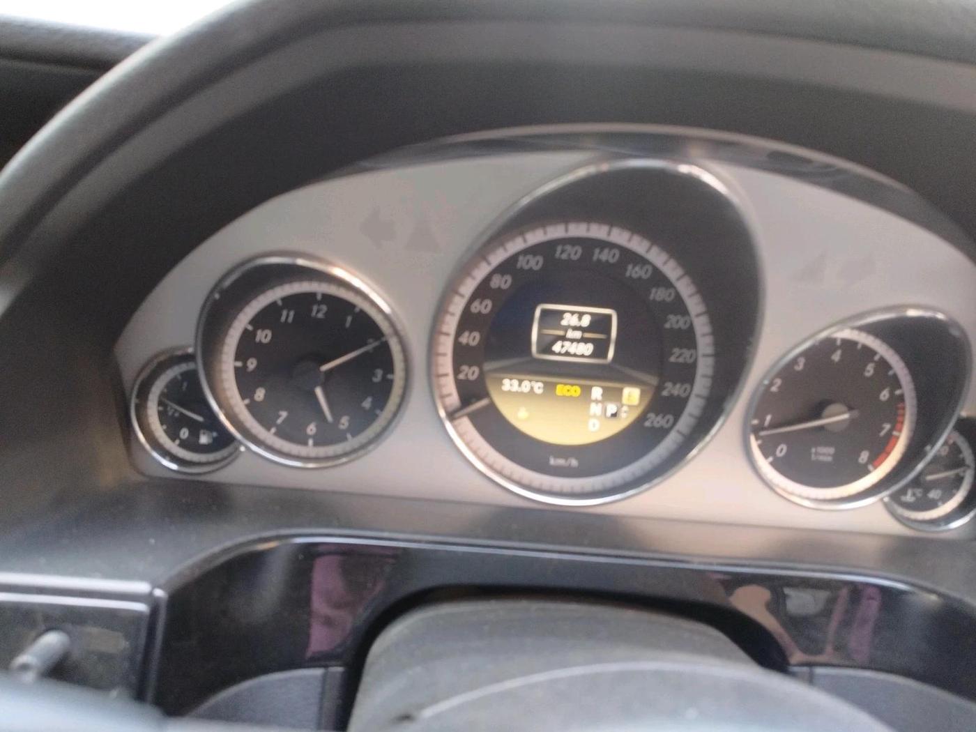 2012 Mercedes Benz E Class E 200 CGI AVANTGARDE, Petrol, Automatic, 47,480 km, interior