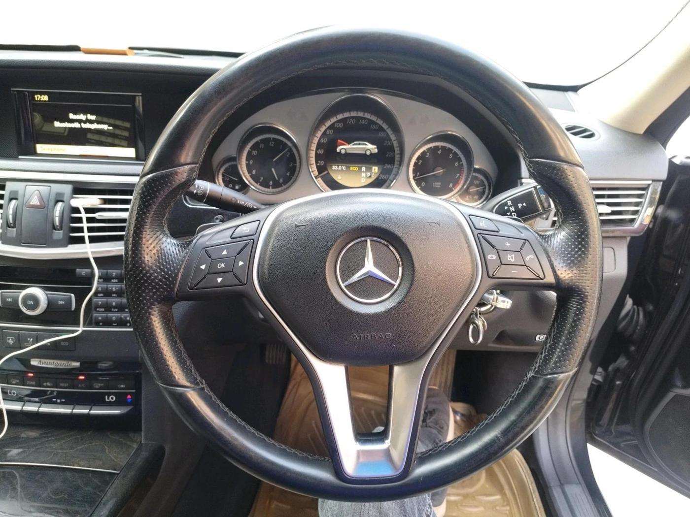 2012 Mercedes Benz E Class E 200 CGI AVANTGARDE, Petrol, Automatic, 47,480 km, interior