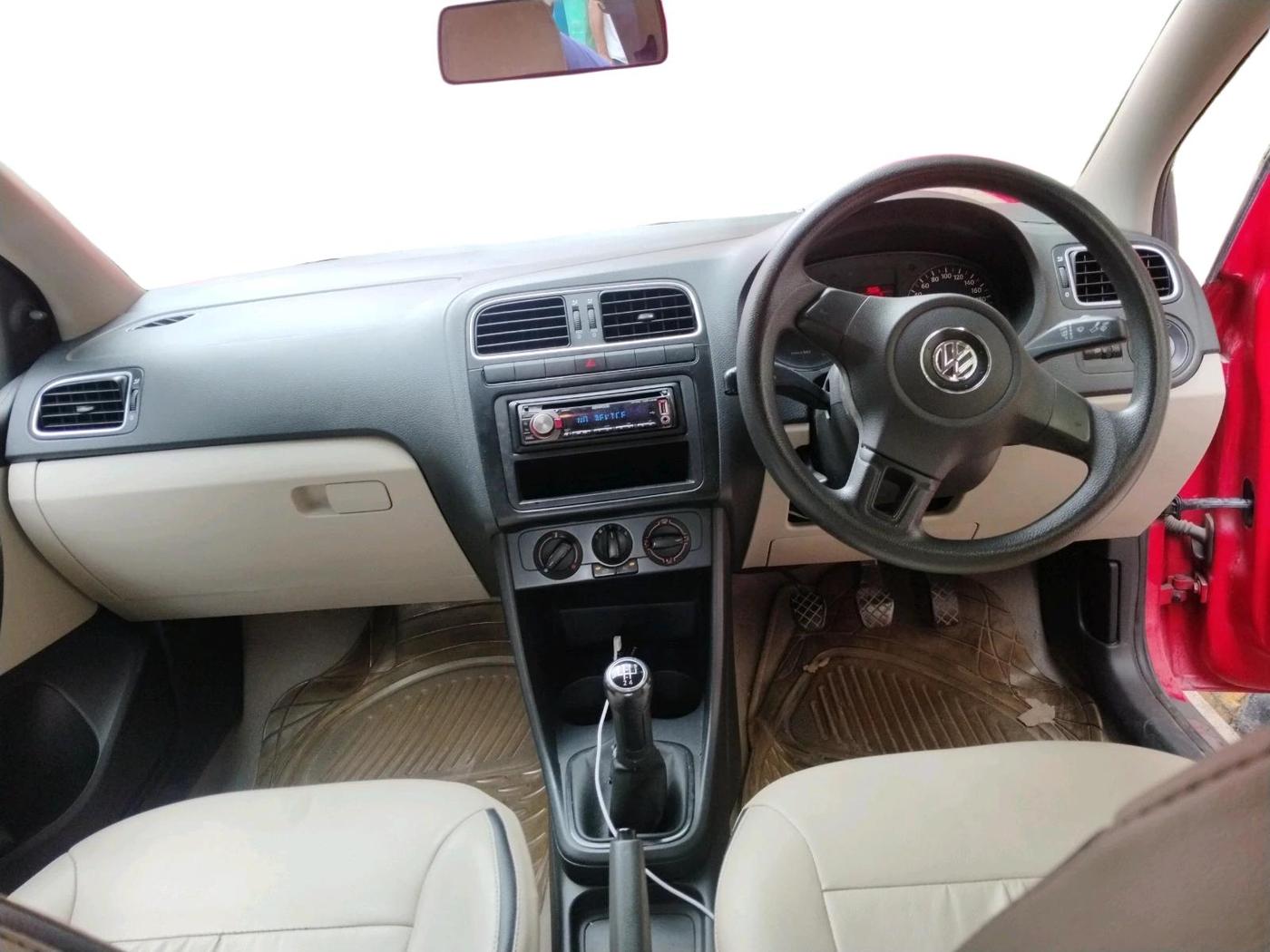 2011 Volkswagen Polo COMFORTLINE 1.2L PETROL, Petrol, Manual, 1,13,194 km, interior