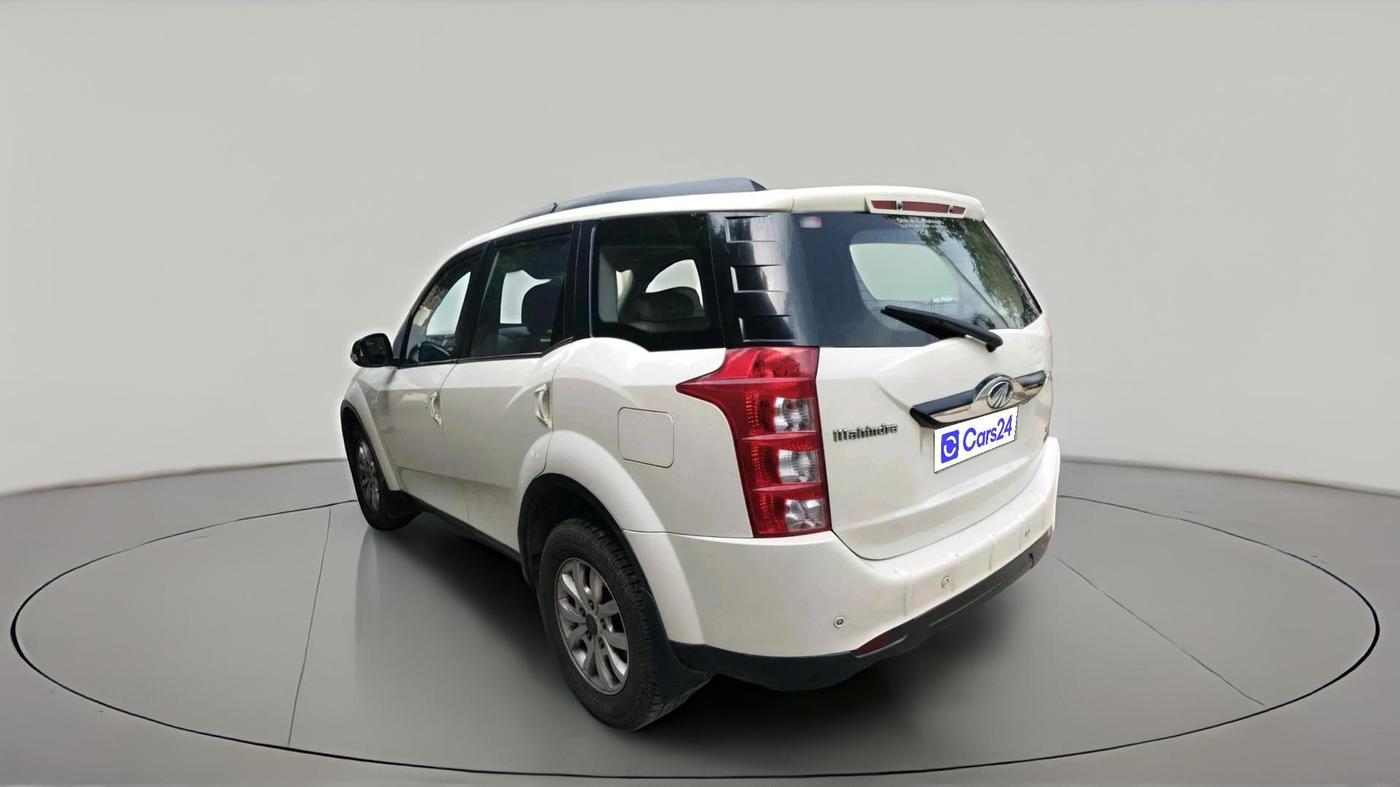 2018 Mahindra XUV500 W10 AT, Diesel, Automatic, 1,09,927 km, exterior