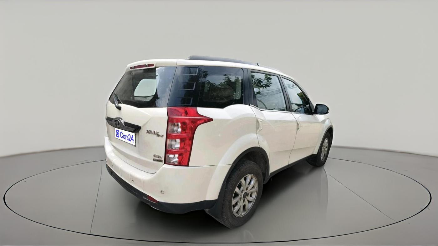 2018 Mahindra XUV500 W10 AT, Diesel, Automatic, 1,09,927 km, exterior