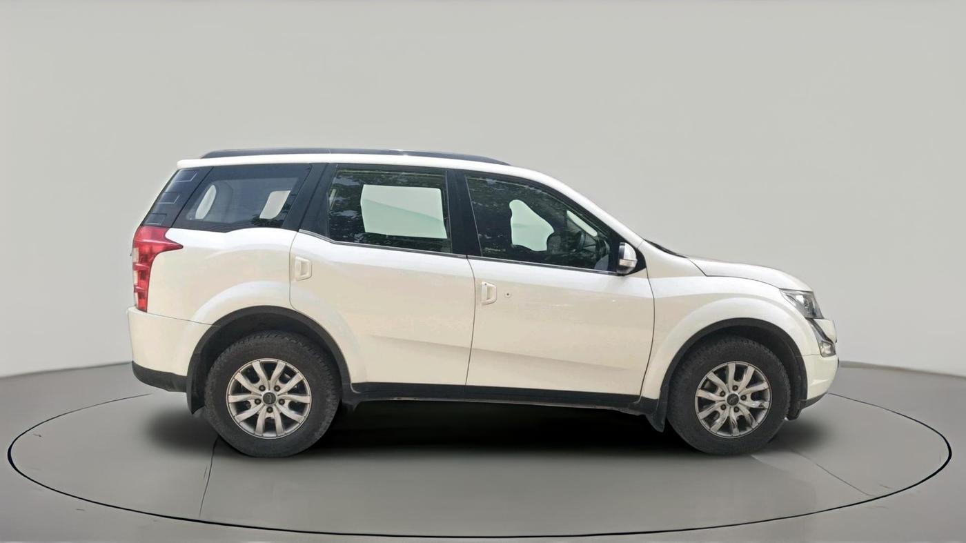 2018 Mahindra XUV500 W10 AT, Diesel, Automatic, 1,09,927 km, exterior