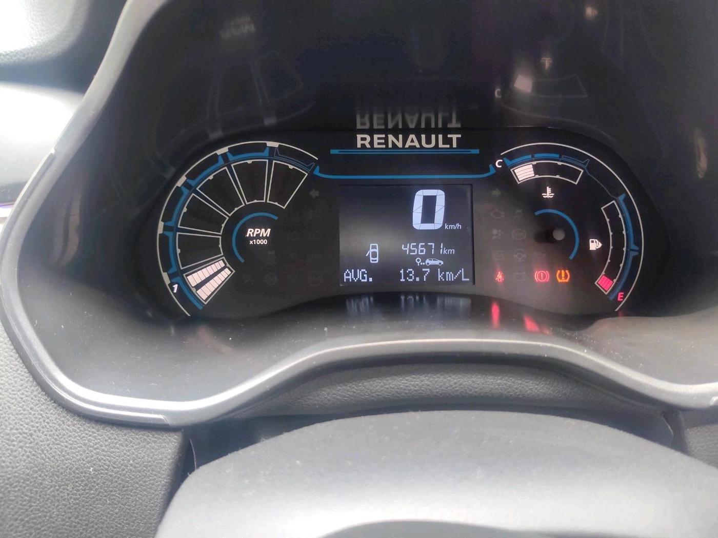 2023 Renault TRIBER RXL MT, Petrol, Manual, 45,671 km, interior