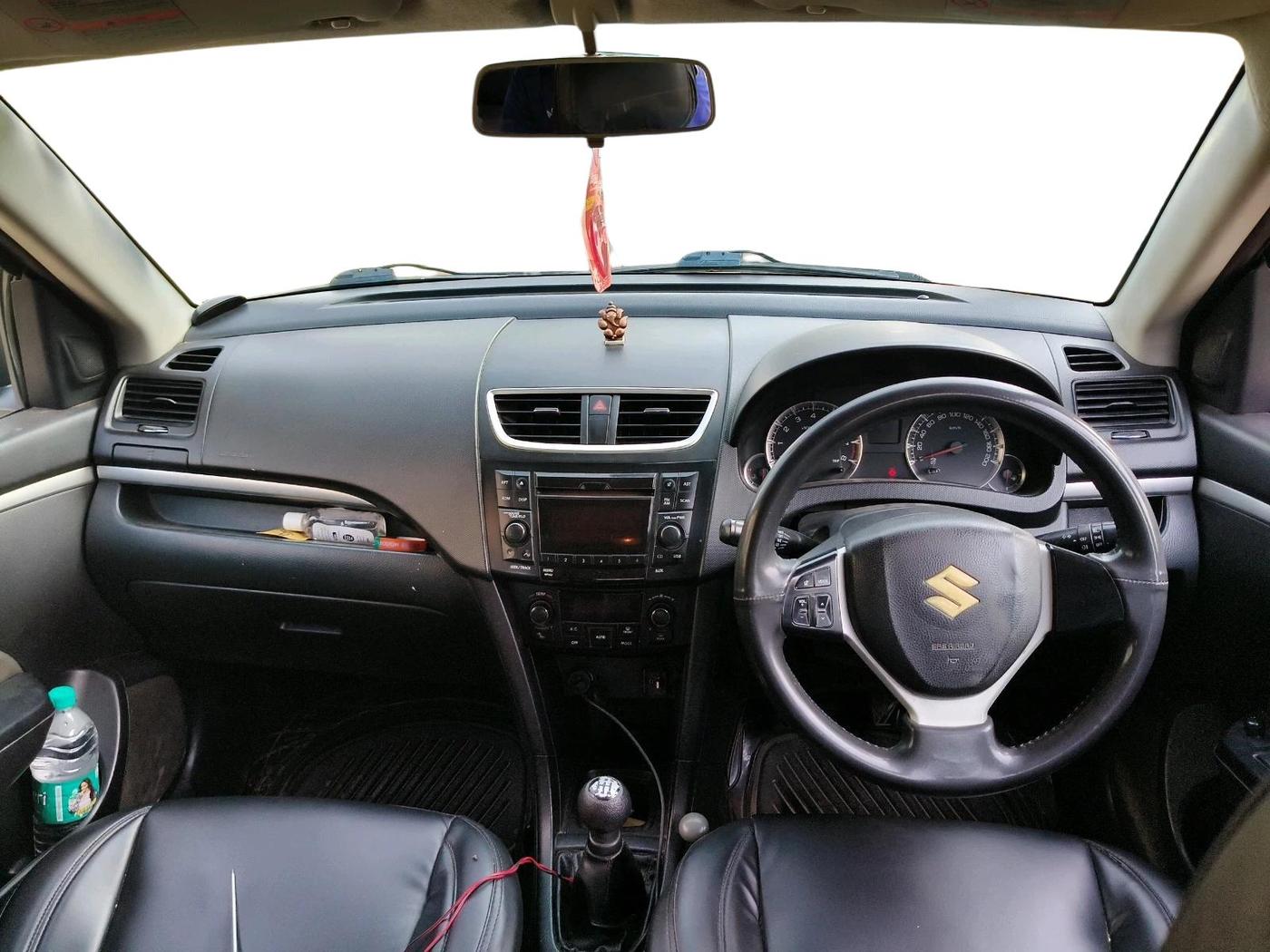 2013 Maruti Swift ZXI, Petrol, Manual, 1,73,948 km, interior