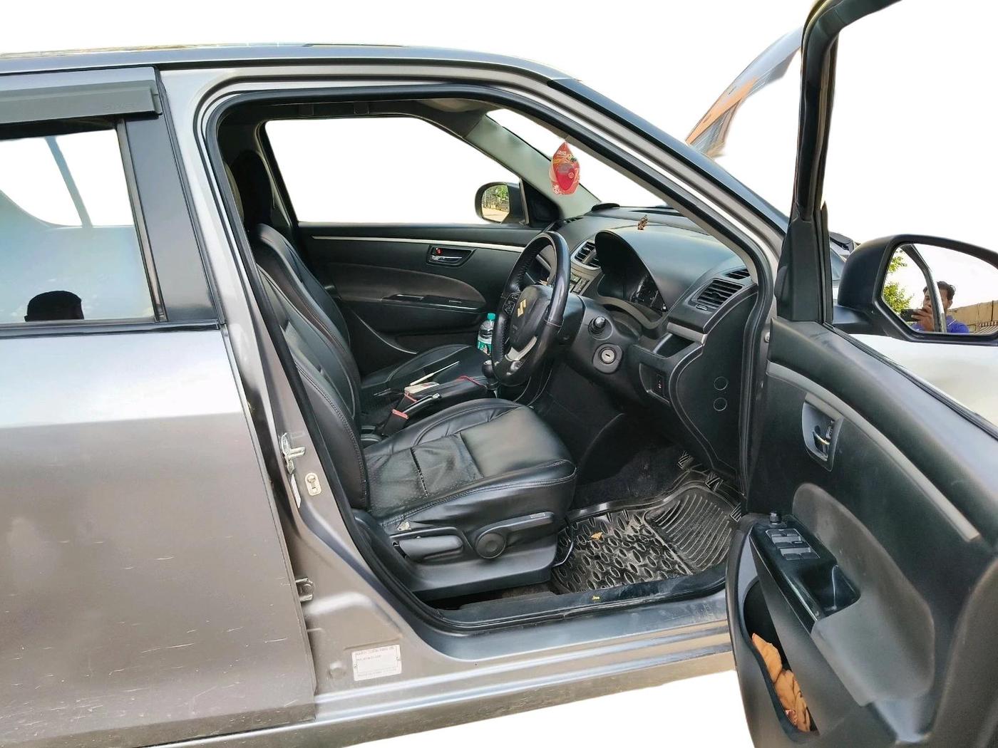 2013 Maruti Swift ZXI, Petrol, Manual, 1,73,948 km, interior