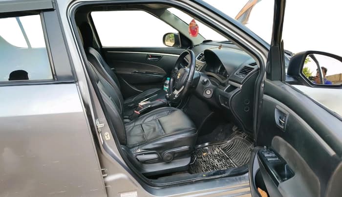 2013 Maruti Swift ZXI, Petrol, Manual, 1,73,948 km, interior