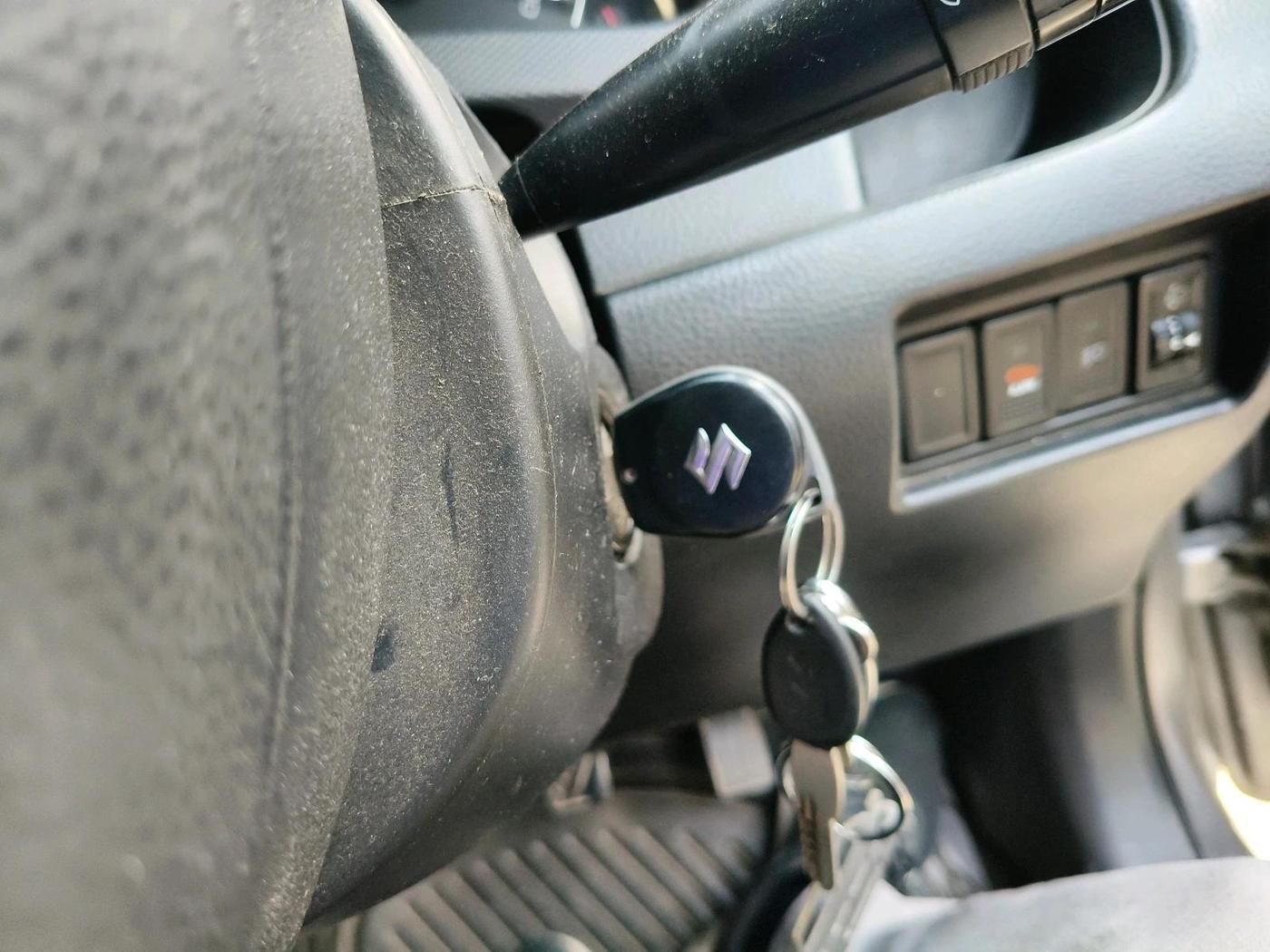 2013 Maruti Swift ZXI, Petrol, Manual, 1,73,948 km, interior
