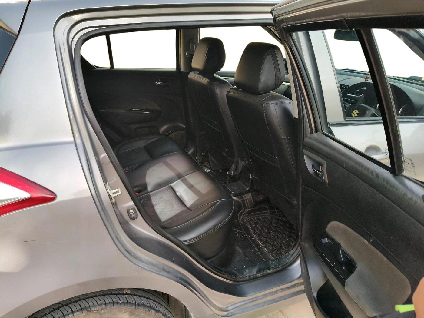 2013 Maruti Swift ZXI, Petrol, Manual, 1,73,948 km, interior