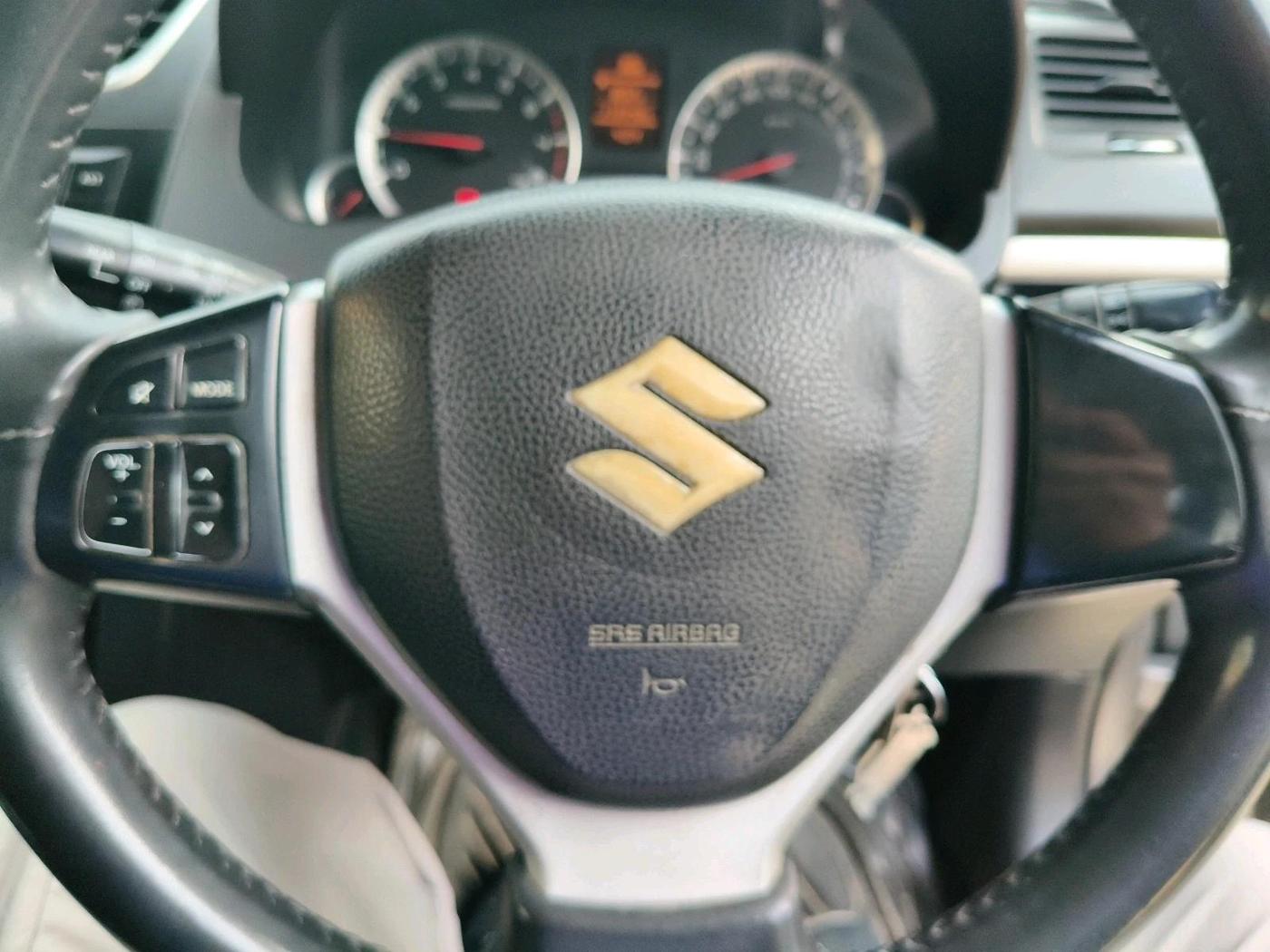 2013 Maruti Swift ZXI, Petrol, Manual, 1,73,948 km, interior
