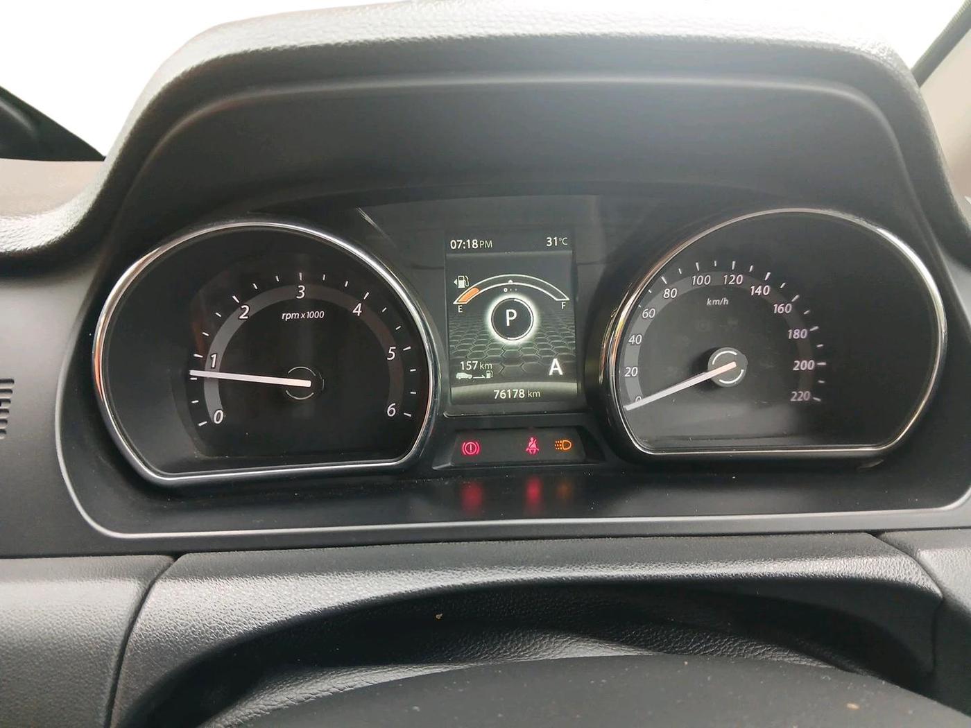 2018 Tata Hexa XTA 4X2 7 STR, Diesel, Automatic, 76,178 km, interior