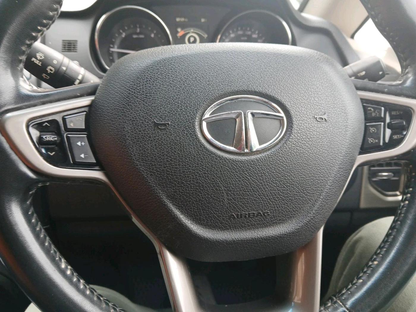 2018 Tata Hexa XTA 4X2 7 STR, Diesel, Automatic, 76,178 km, interior