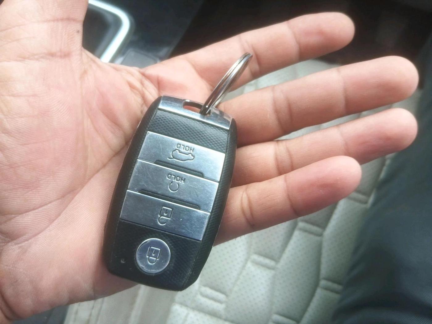 2022 KIA SELTOS HTX PETROL 1.5, Petrol, Manual, 86,595 km, interior