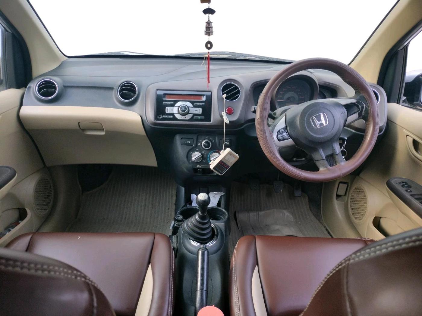 2013 Honda Amaze 1.2L I-VTEC S, CNG, Manual, 92,997 km, interior