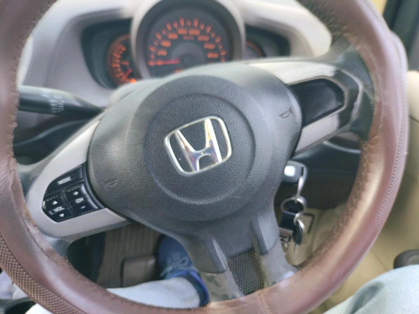 2013 Honda Amaze 1.2L I-VTEC S, CNG, Manual, 92,997 km, interior