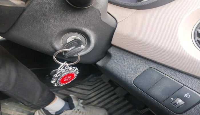 2017 Hyundai Grand i10 SPORTZ (O) 1.2 U2 CRDI, Diesel, Manual, 1,00,344 km, interior