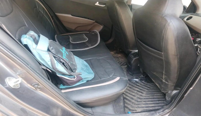 2017 Hyundai Grand i10 SPORTZ (O) 1.2 U2 CRDI, Diesel, Manual, 1,00,344 km, interior