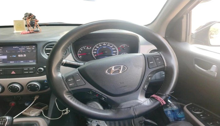 2017 Hyundai Grand i10 SPORTZ (O) 1.2 U2 CRDI, Diesel, Manual, 1,00,344 km, interior