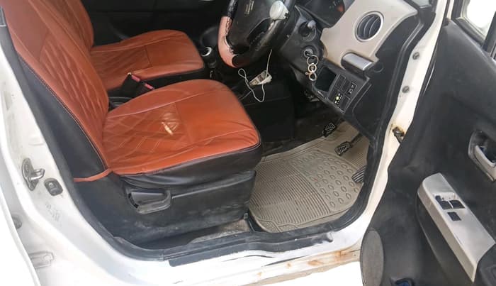 2015 Maruti Wagon R 1.0 LXI CNG, CNG, Manual, 1,21,596 km, interior