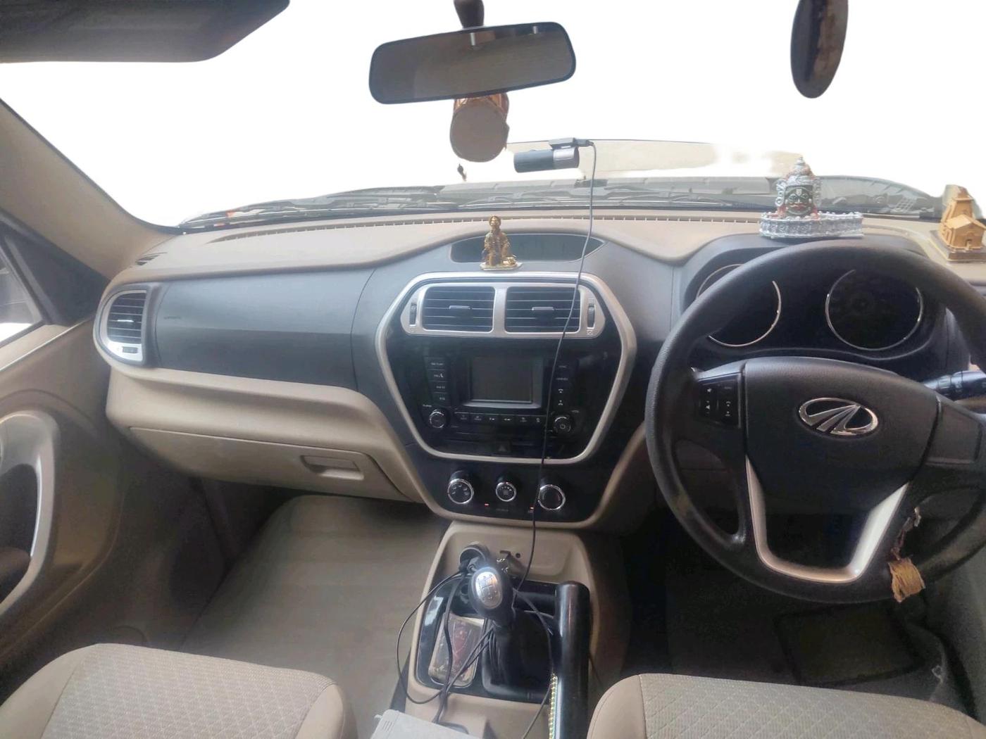 2019 Mahindra TUV300 T8, Diesel, Manual, 62,472 km, interior