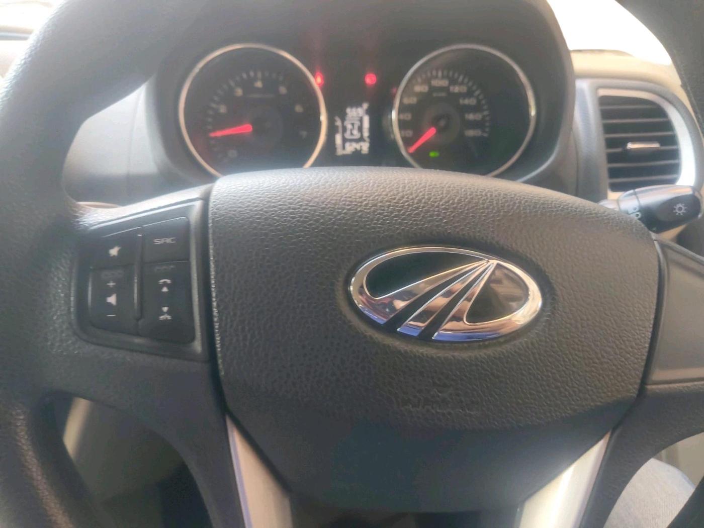 2019 Mahindra TUV300 T8, Diesel, Manual, 62,472 km, interior
