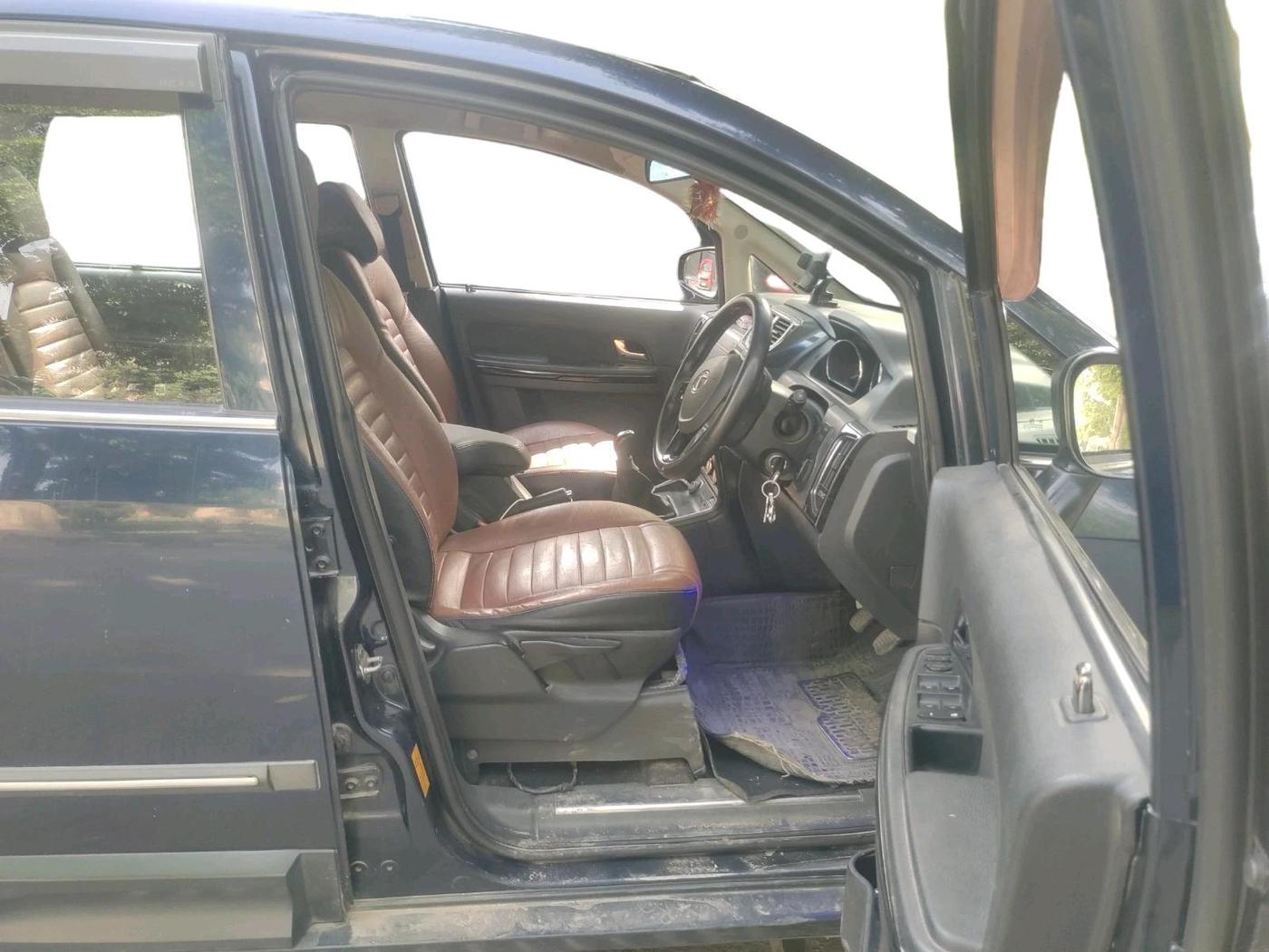 2018 Tata Hexa XE 4X2 7 STR, Diesel, Manual, 1,39,707 km, interior