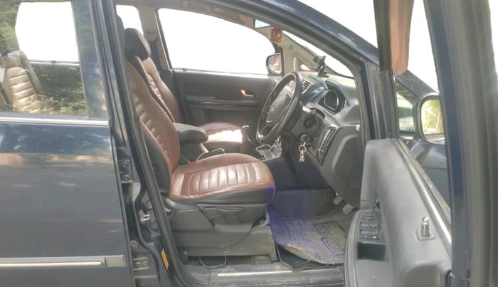 2018 Tata Hexa XE 4X2 7 STR, Diesel, Manual, 1,39,707 km, interior