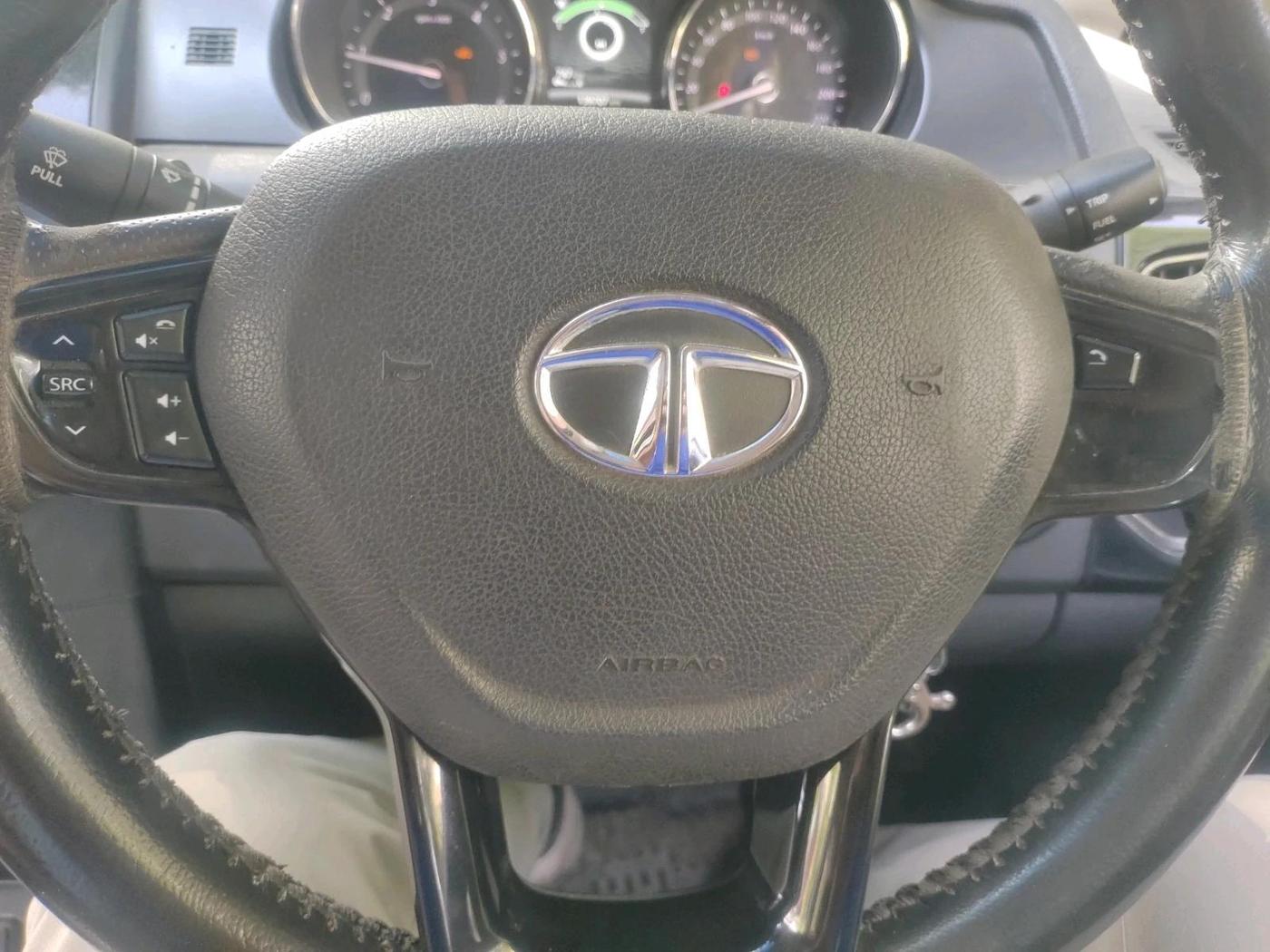 2018 Tata Hexa XE 4X2 7 STR, Diesel, Manual, 1,39,707 km, interior
