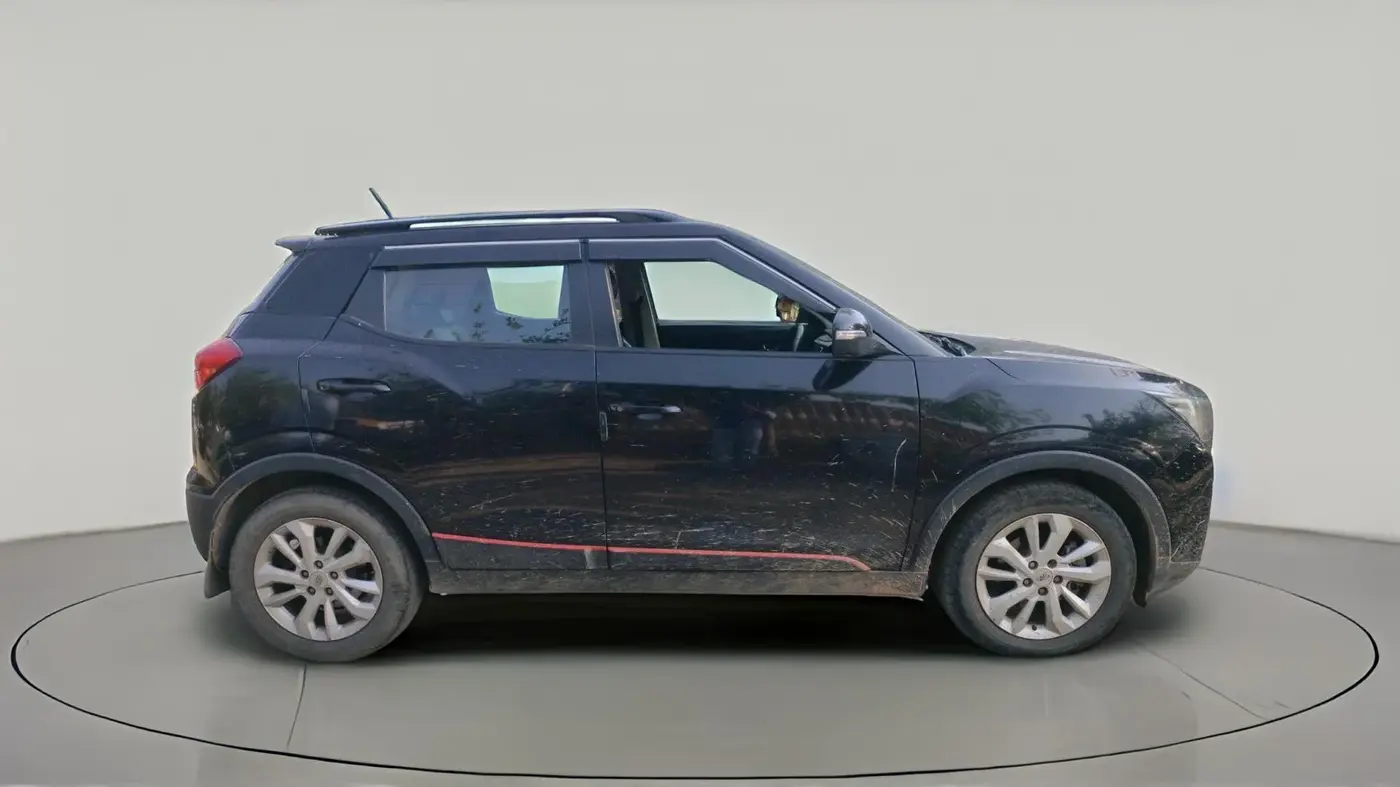 2022 Mahindra XUV300 W8 1.5 DIESEL, Diesel, Manual, 1,08,195 km, exterior