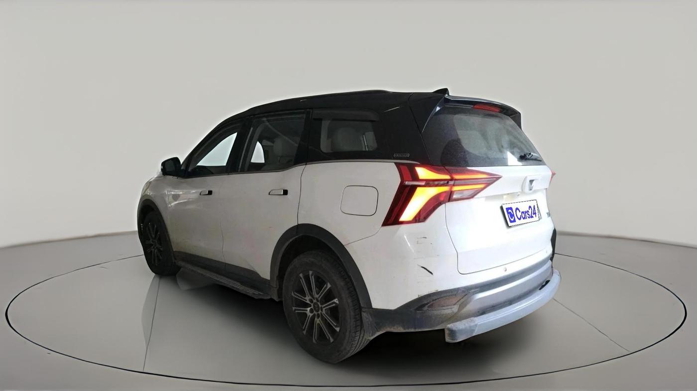 2021 Mahindra XUV700 AX 7 LUXURY P AT 7 STR, Petrol, Automatic, 31,614 km, exterior