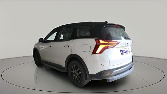2021 Mahindra XUV700 AX 7 LUXURY P AT 7 STR, Petrol, Automatic, 31,614 km, exterior