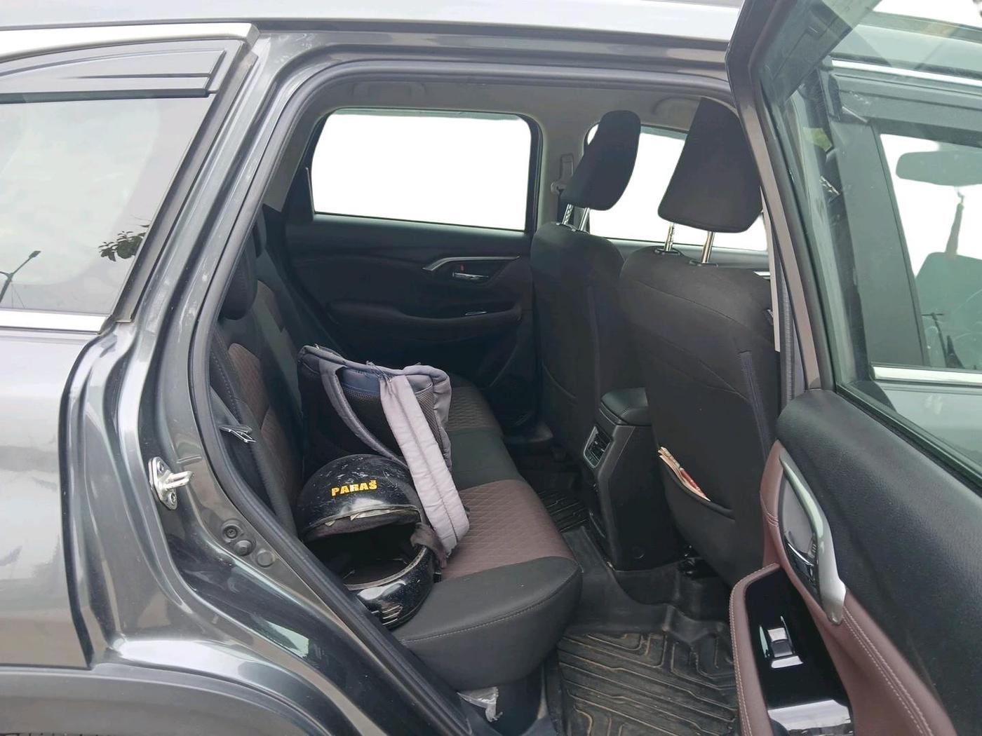 2024 Maruti Grand Vitara ZETA SMART HYBRID, Petrol, Manual, 17,076 km, interior