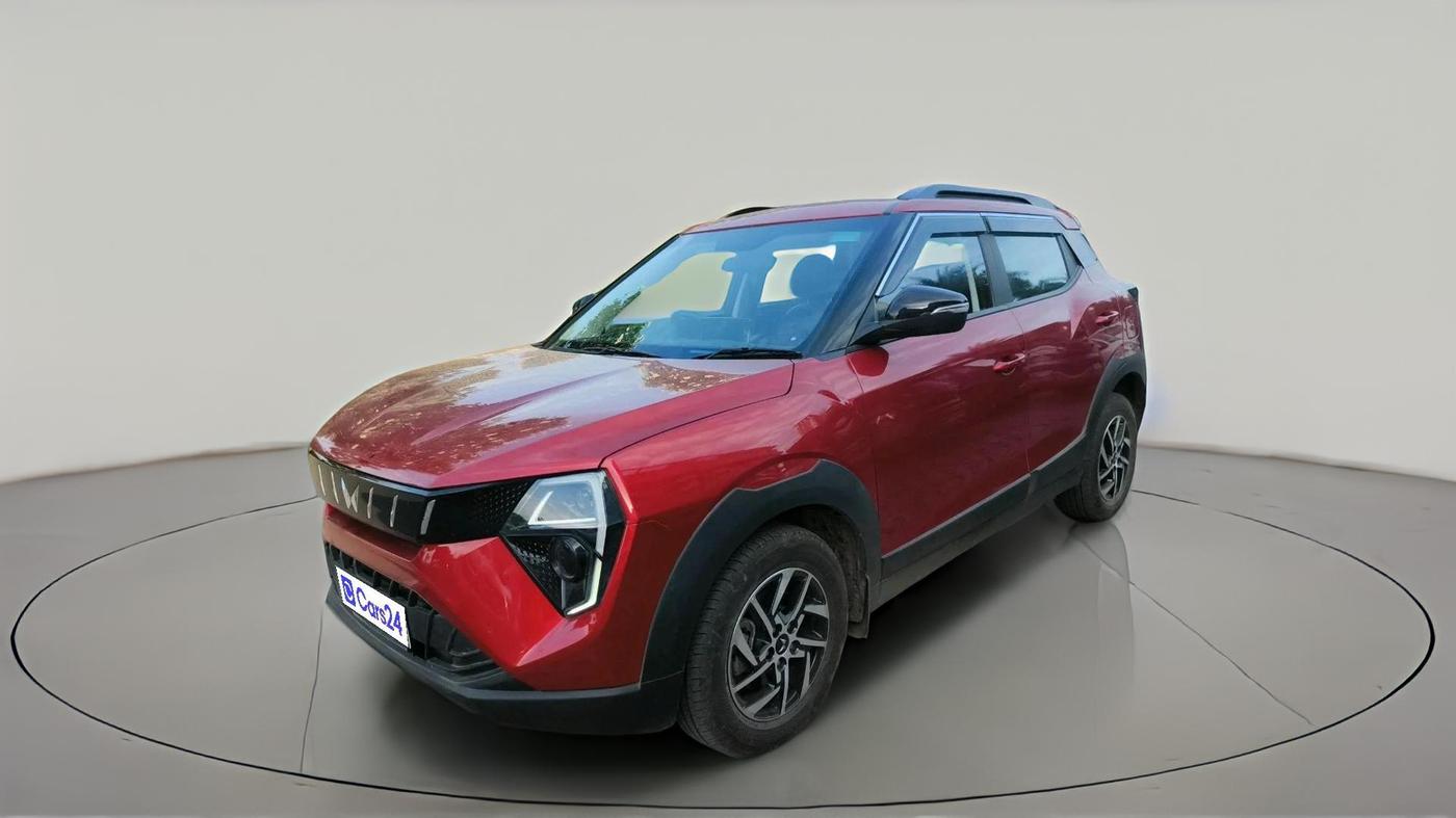 2024 Mahindra XUV 3XO AX5 1.2 L TCMPFi, Petrol, Manual, 5,299 km, exterior