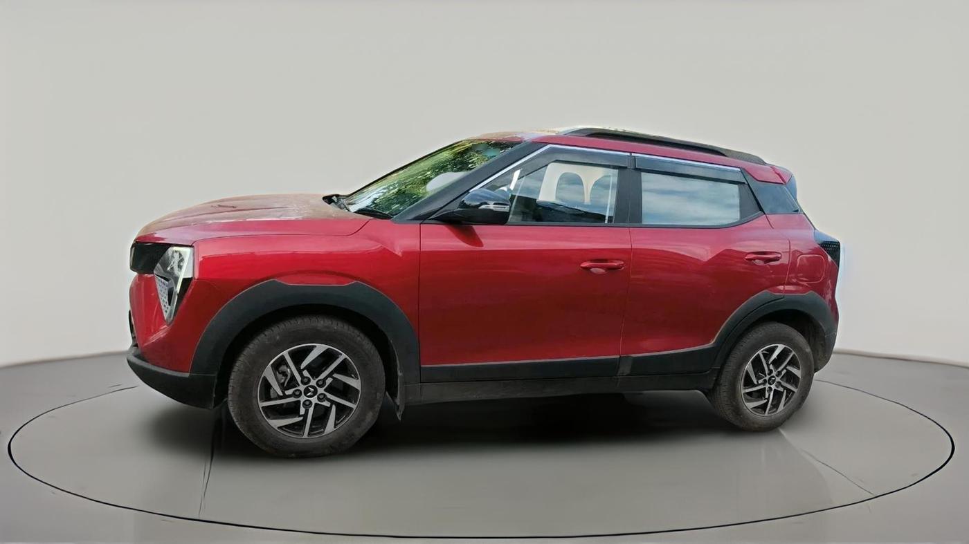 2024 Mahindra XUV 3XO AX5 1.2 L TCMPFi, Petrol, Manual, 5,299 km, exterior