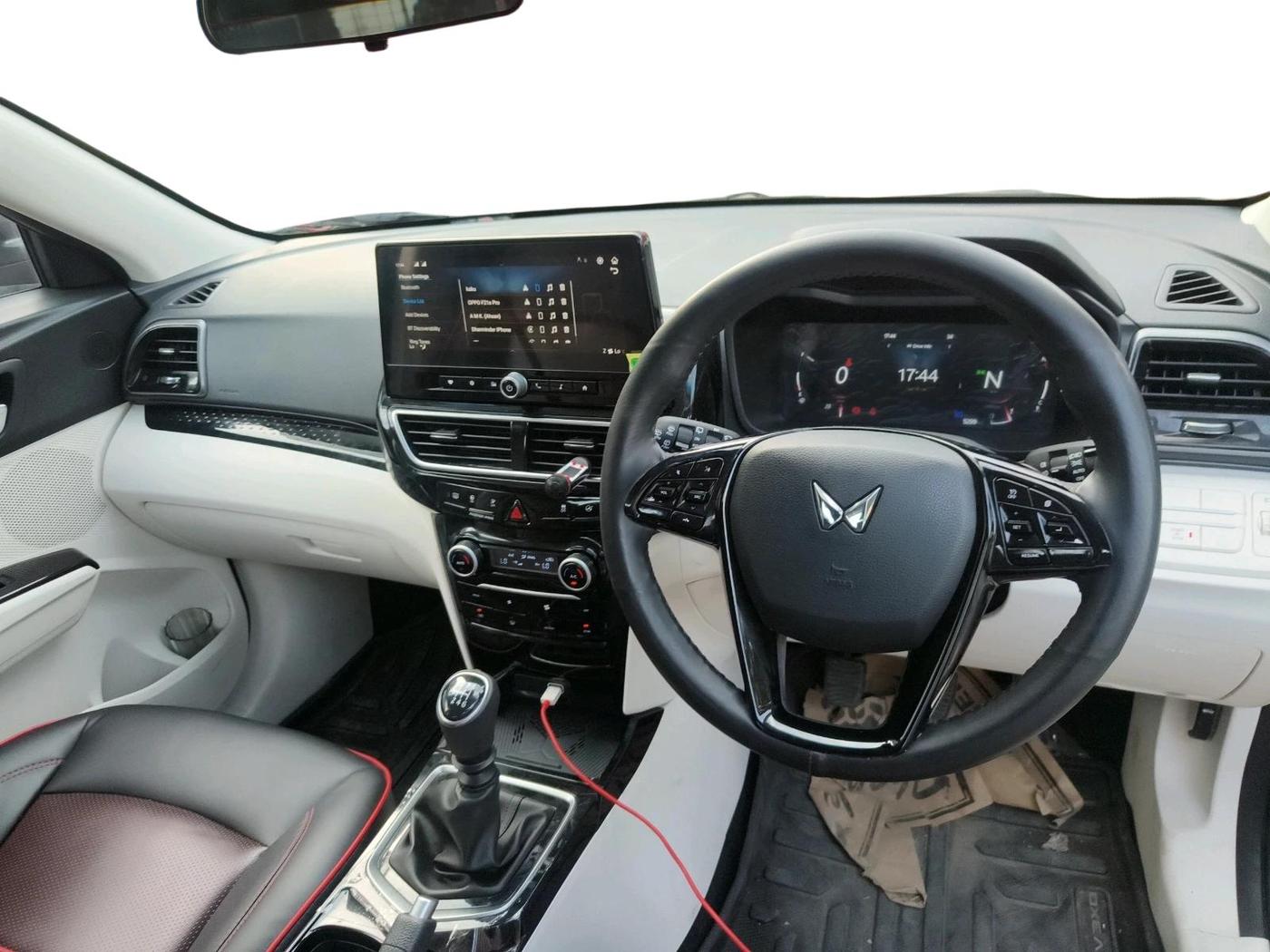 2024 Mahindra XUV 3XO AX5 1.2 L TCMPFi, Petrol, Manual, 5,299 km, interior