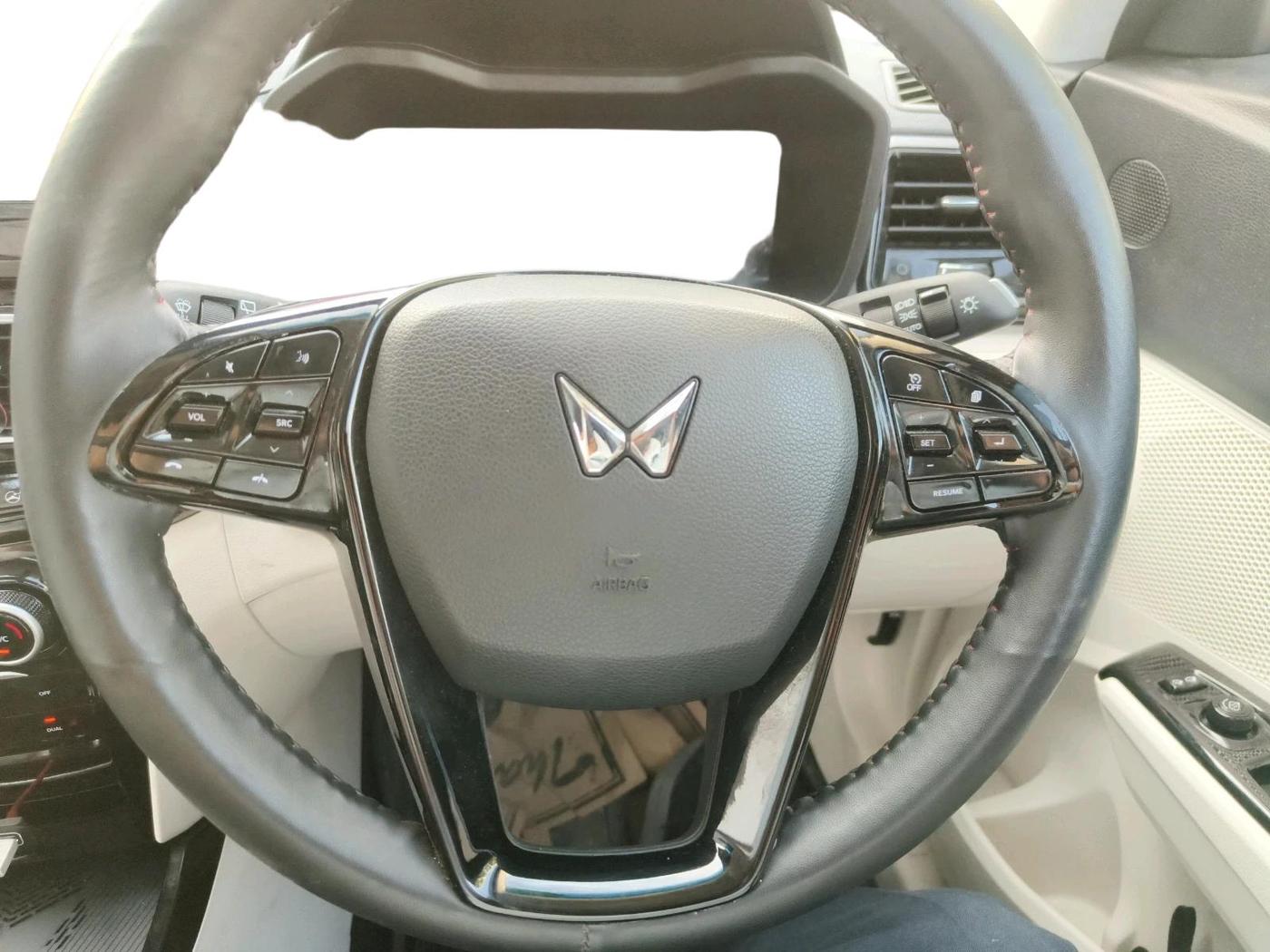 2024 Mahindra XUV 3XO AX5 1.2 L TCMPFi, Petrol, Manual, 5,299 km, interior