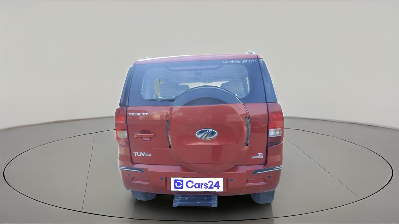 2016 Mahindra TUV300 T8 AMT, Diesel, Automatic, 1,17,825 km, exterior