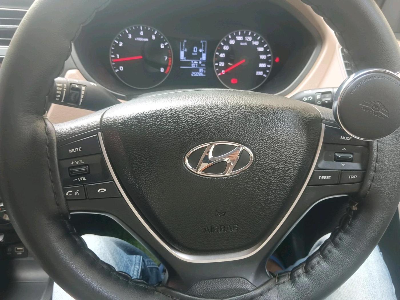 2020 Hyundai Elite i20 SPORTZ PLUS 1.2, Petrol, Manual, 25,096 km, interior
