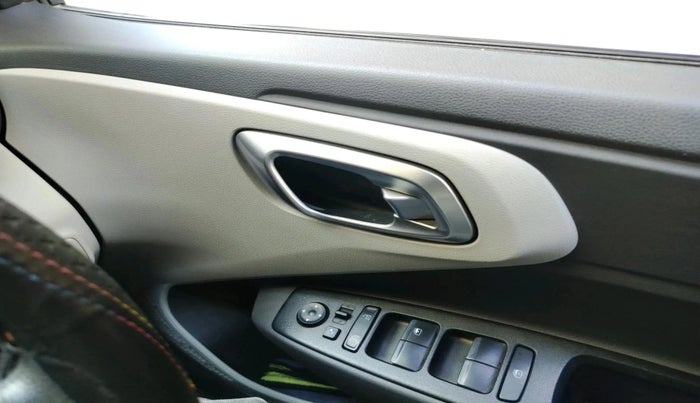 2020 Hyundai GRAND I10 NIOS SPORTZ AMT 1.2 KAPPA VTVT, Petrol, Automatic, 24,000 km, interior