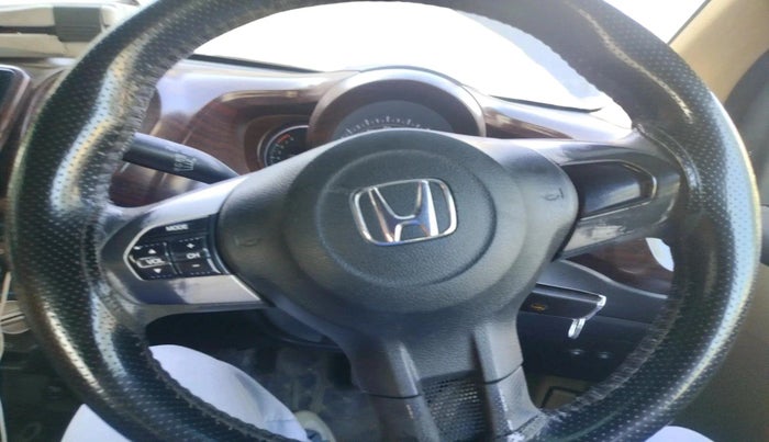 2015 Honda Amaze 1.2L I-VTEC S, CNG, Manual, 1,33,528 km, interior