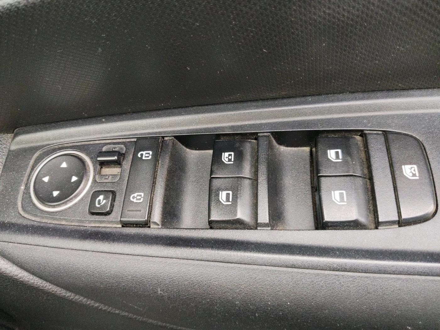 2020 KIA SONET HTK PLUS 1.5, Diesel, Manual, 1,02,024 km, interior